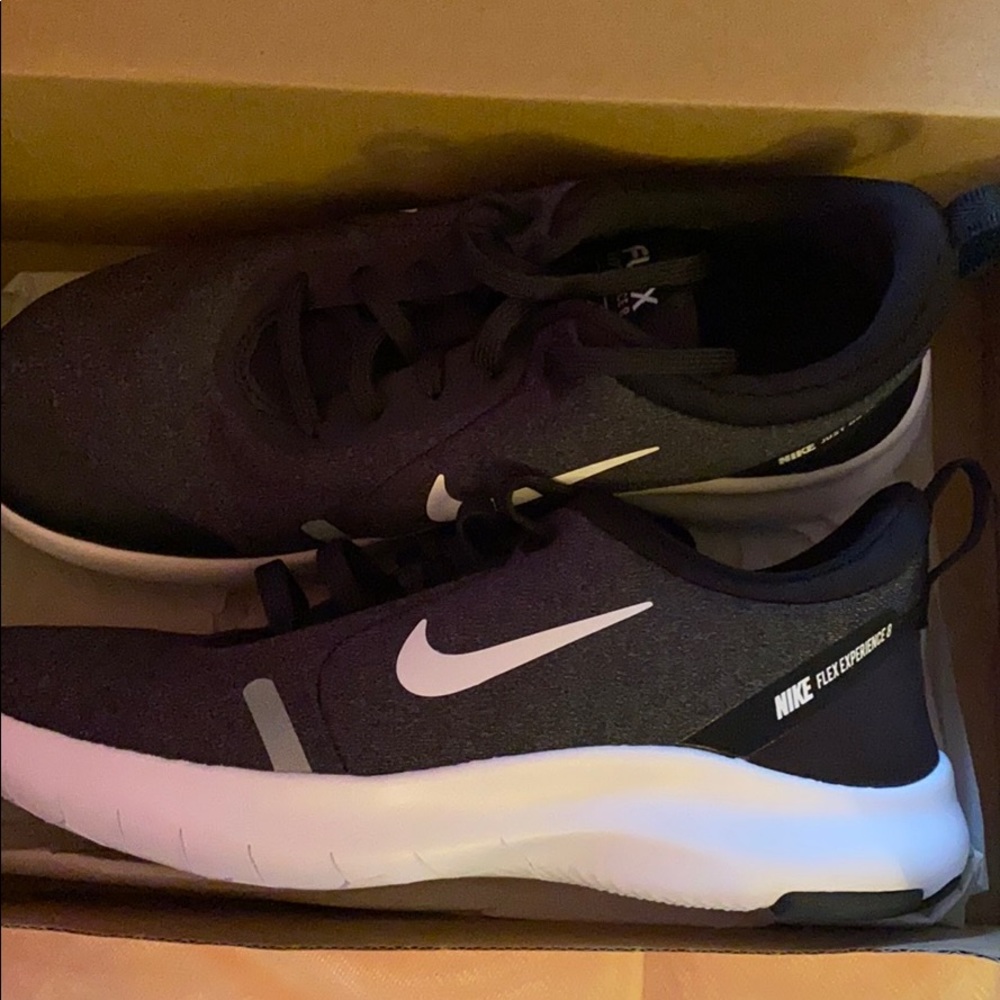 Nike flex experience 8